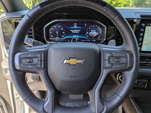 Used 2025 Chevrolet Silverado 1500 High Country AWD/4WD image 36