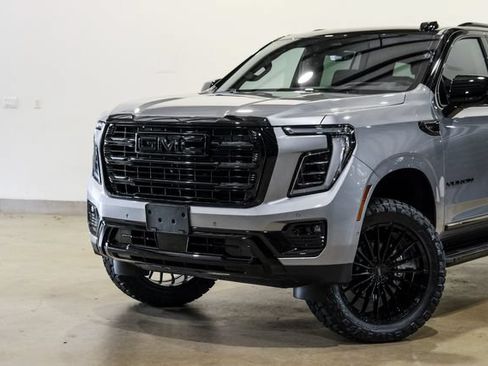 Used 2026 GMC Yukon Elevation w/ Elevation Premium Package AWD/4WD image 18