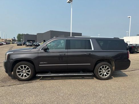 Used 2015 GMC Yukon XL Denali w/ Premium Package AWD/4WD image 4