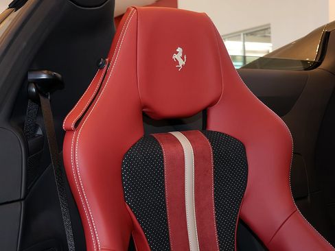 Certified 2021 Ferrari 812 GTS RWD image 21