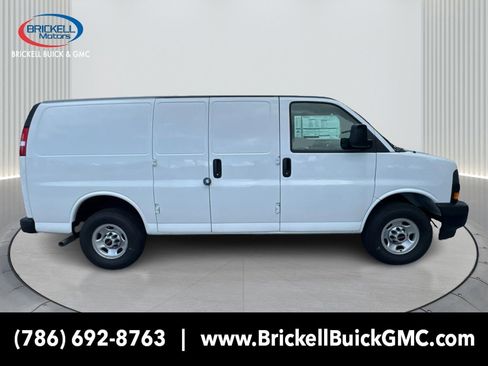New 2025 GMC Savana 2500 w/ Driver Convenience Package image 4