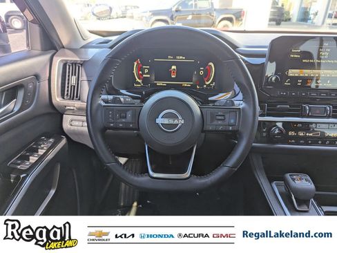 Used 2022 Nissan Pathfinder Platinum w/ Lighting Package (N92) image 12