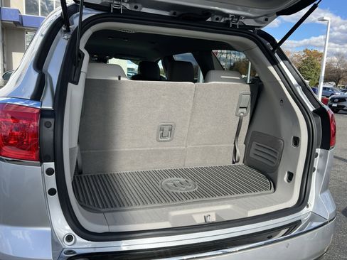 Used 2017 Buick Enclave Leather image 28