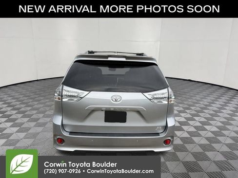 Used 2019 Toyota Sienna SE w/ SE Preferred Package AWD/4WD image 6