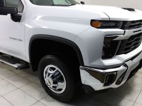 Used 2024 Chevrolet Silverado 3500 LT w/ Convenience Package image 37