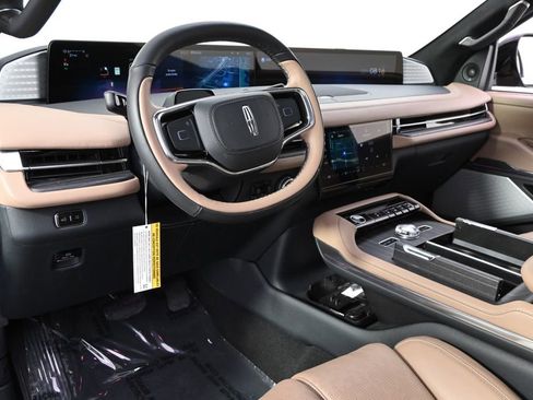 New 2026 Lincoln Navigator L Black Label AWD/4WD image 12