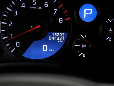 Used 2021 Nissan GT-R Premium image 14