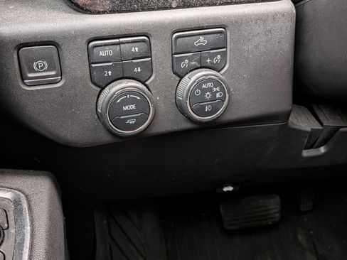 Used 2023 Chevrolet Silverado 1500 LT Trail Boss image 12