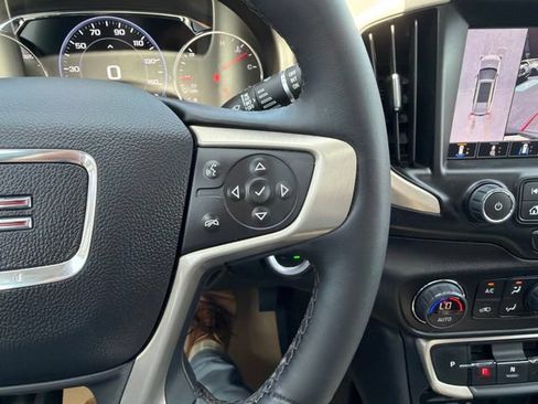 Used 2024 GMC Terrain Denali w/ Denali Premium Package AWD/4WD image 30