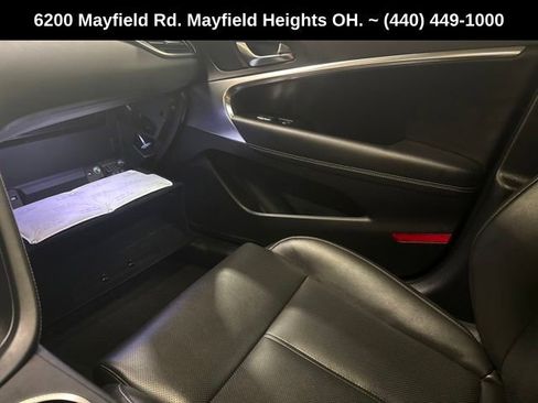 Used 2025 Genesis G70 2.5T image 28