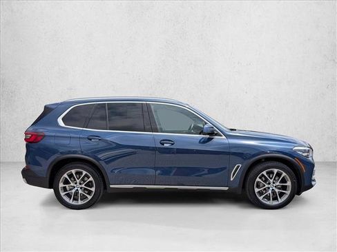 Used 2021 BMW X5 xDrive40i w/ Premium Package AWD/4WD image 4