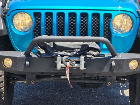 Used 2020 Jeep Wrangler Sport AWD/4WD image 22
