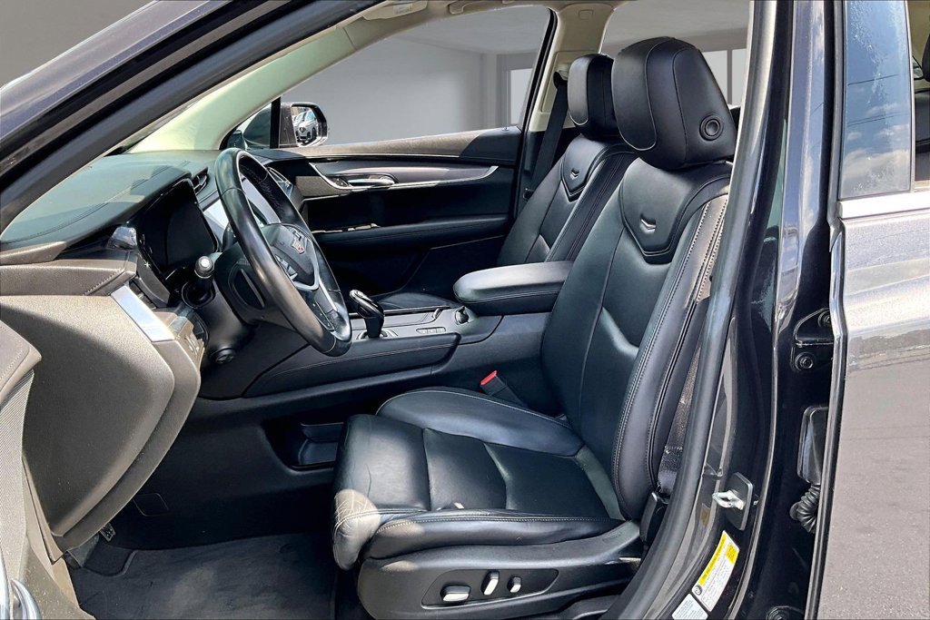 Used 2017 Cadillac XT5 Premium Luxury w/ Advanced Security Package AWD/4WD image 25