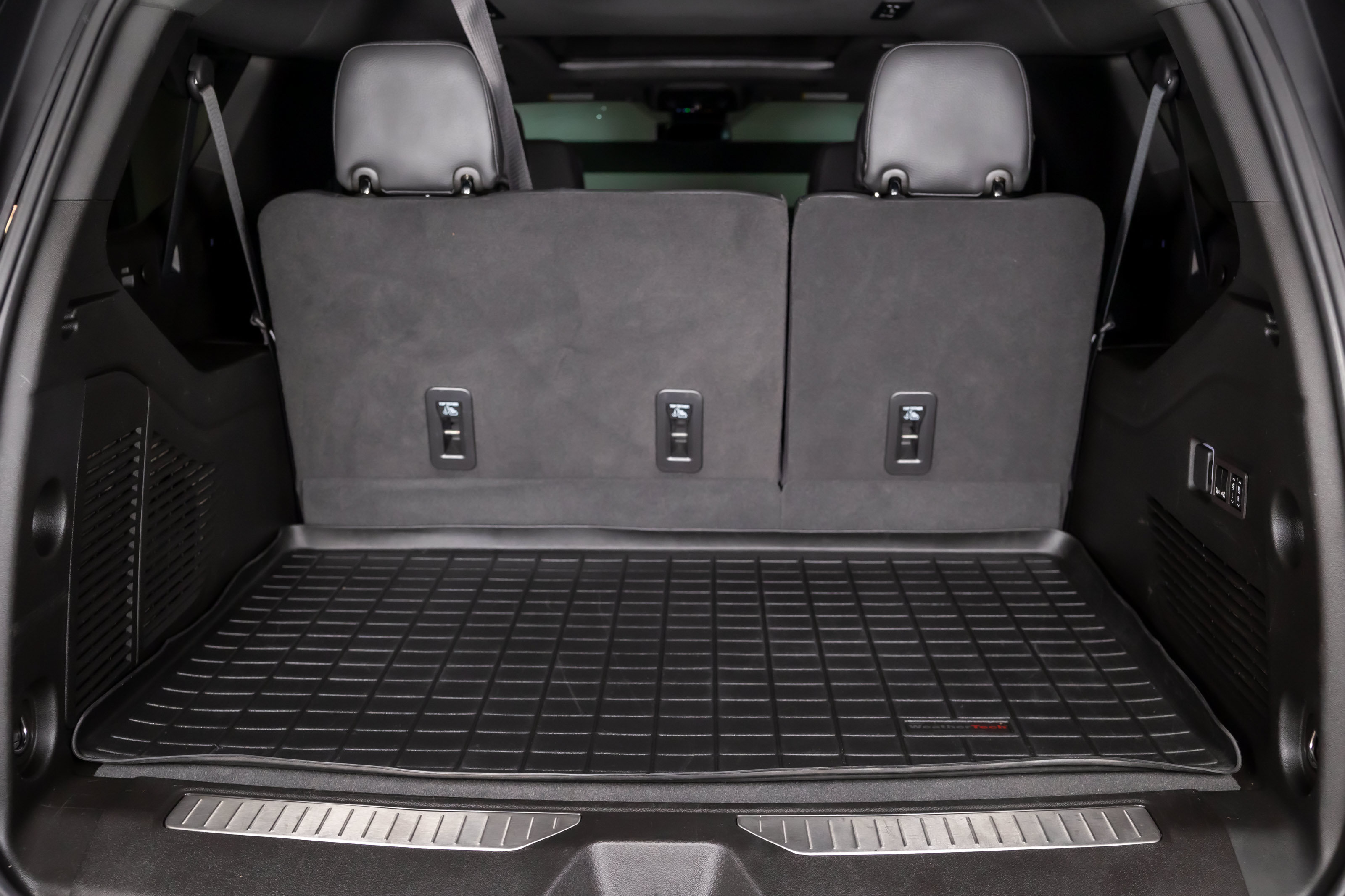 Used 2023 GMC Yukon XL Denali AWD/4WD image 36