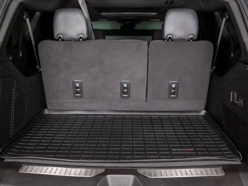 Used 2023 GMC Yukon XL Denali AWD/4WD image 36