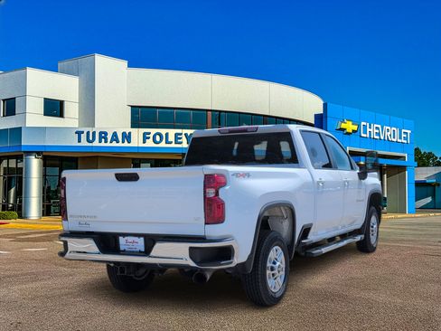 Used 2025 Chevrolet Silverado 2500 LT w/ Convenience Package AWD/4WD image 7