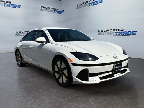 Used 2024 Hyundai Ioniq 6 SE RWD image 3