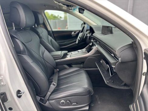 Used 2024 Genesis GV80 2.5T image 17