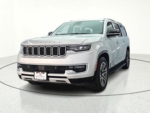 Used 2024 Jeep Wagoneer L Series II w/ Flexible Seating Group AWD/4WD image 2