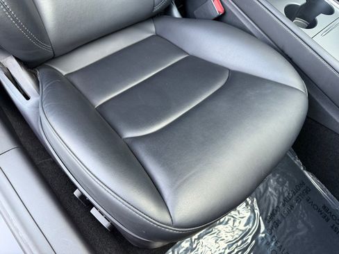 Used 2022 Tesla Model 3 Long Range image 32