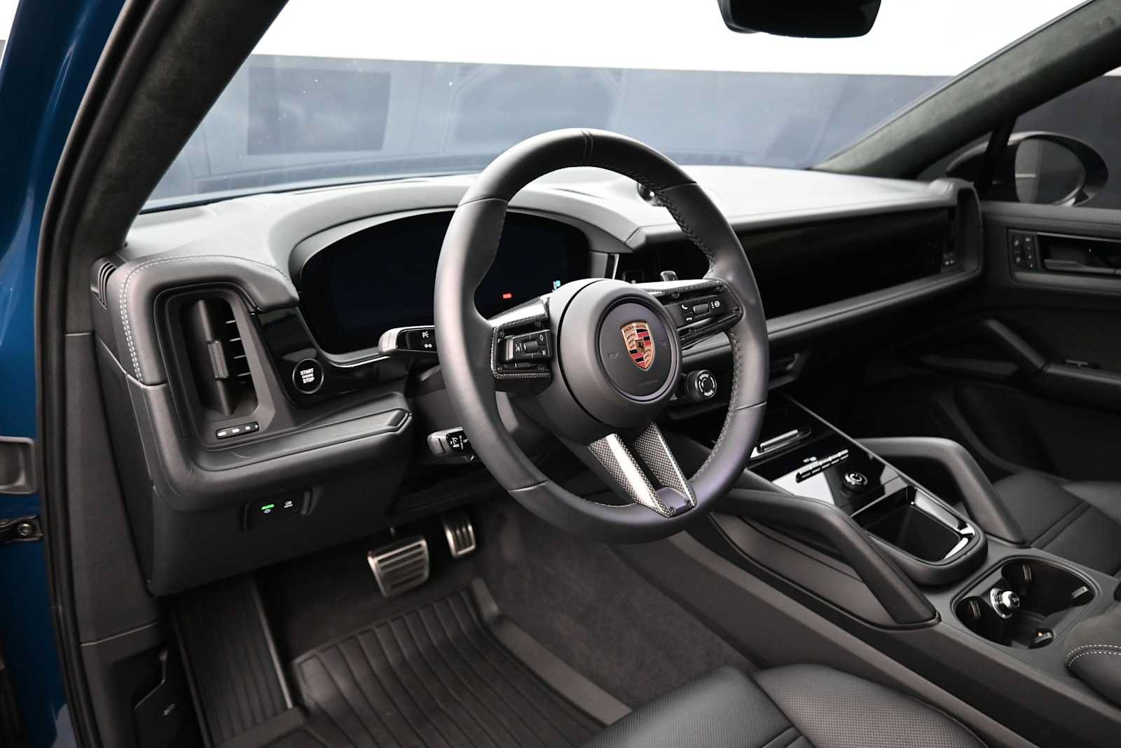Certified 2026 Porsche Cayenne GTS AWD/4WD image 4