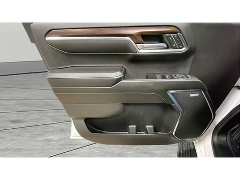 Used 2023 GMC Sierra 1500 SLT w/ SLT Premium Package image 8