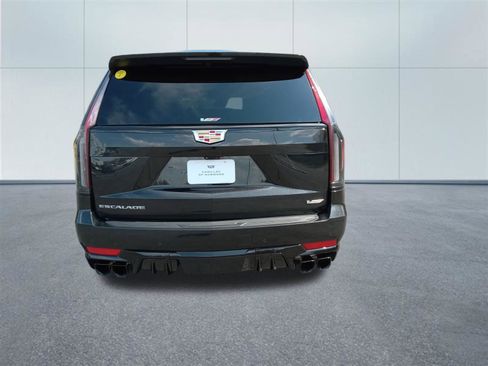 Used 2024 Cadillac Escalade V w/ Heavy-Duty Trailer Package image 4