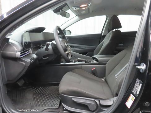 Used 2024 Hyundai Elantra SEL FWD image 12