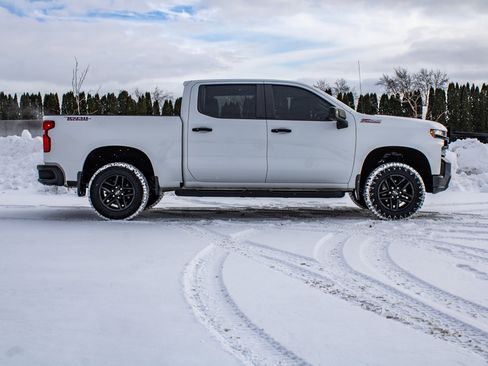 Used 2019 Chevrolet Silverado 1500 LT Trail Boss image 2