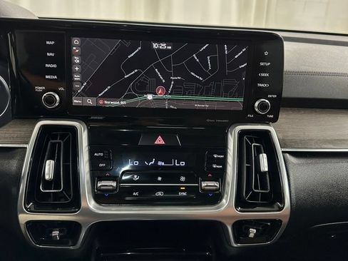 Used 2022 Kia Sorento SX Prestige w/ Rust Color Package AWD/4WD image 22