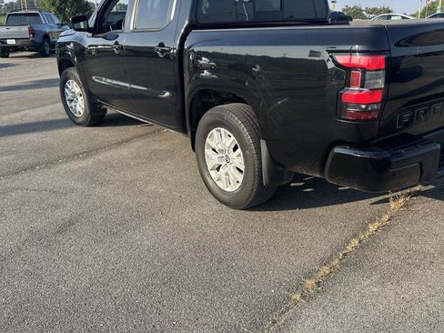 Used 2022 Nissan Frontier SV RWD image 3