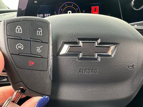 Used 2024 Chevrolet Traverse RS image 59