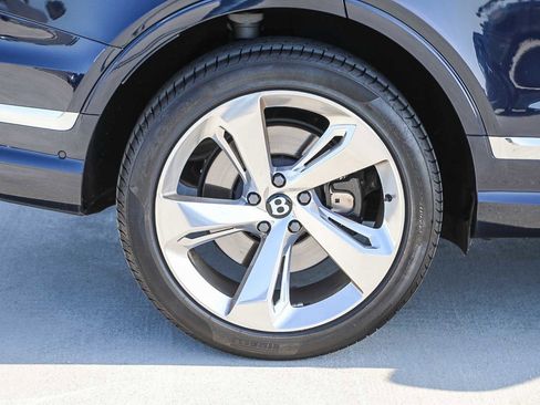Used 2023 Bentley Bentayga Extended Wheelbase image 11