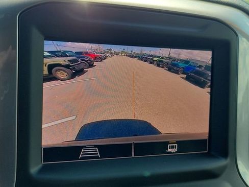 Used 2022 Chevrolet Silverado 1500 Custom image 24