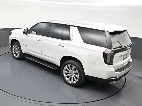 Used 2025 Chevrolet Tahoe Premier RWD image 15