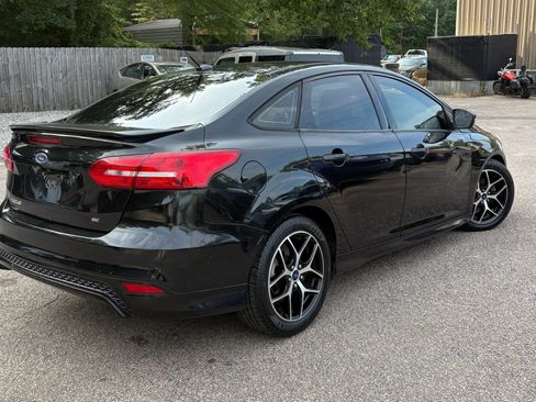 Used 2015 Ford Focus SE w/ SE Sport Package FWD image 6