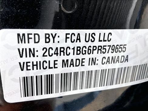 Used 2023 Chrysler Pacifica Touring-L FWD image 19