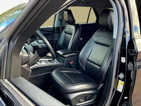 Used 2023 Ford Explorer XLT w/ Equipment Group 202A image 27