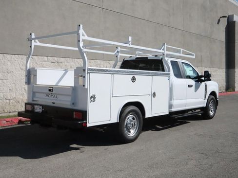Used 2024 Ford F350 XL w/ XL Chrome Package image 4