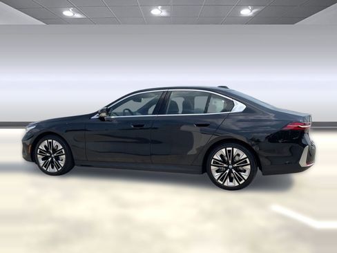 Used 2026 BMW 530i w/ Executive Package image 2