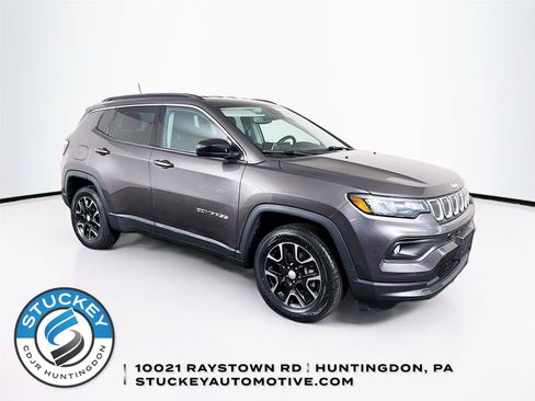 Used 2022 Jeep Compass Latitude w/ Convenience Group AWD/4WD image 1