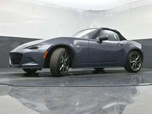 Used 2020 MAZDA MX-5 Miata Grand Touring RWD image 22