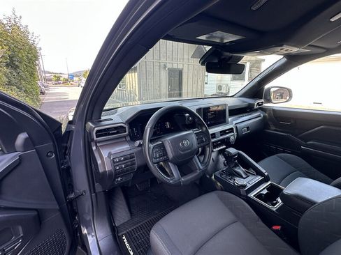Used 2024 Toyota Tacoma SR5 AWD/4WD image 5