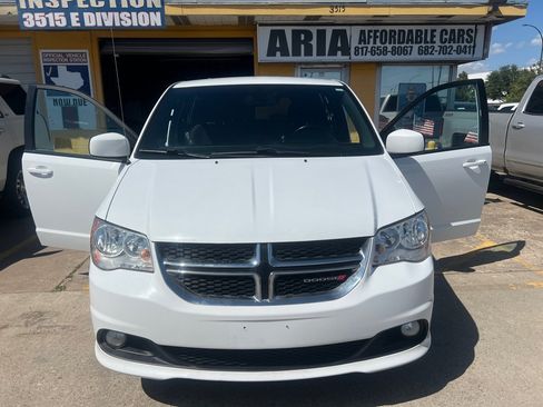 Used 2020 Dodge Grand Caravan SE FWD image 8