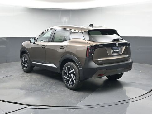 New 2026 Nissan Kicks SV image 2