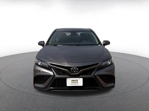 Used 2024 Toyota Camry SE FWD image 4