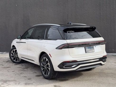 New 2026 Lincoln Nautilus Reserve image 4