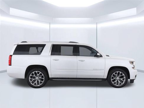 Used 2018 Chevrolet Suburban Premier RWD image 9