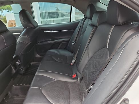 Used 2020 Toyota Camry XSE image 6