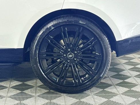 New 2025 Land Rover Range Rover SE image 13